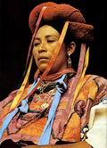 Традиционный праздничный костюм женщины майя